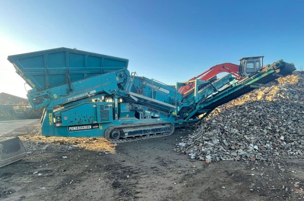 Powerscreen Warrior 1400X Scalping Screen