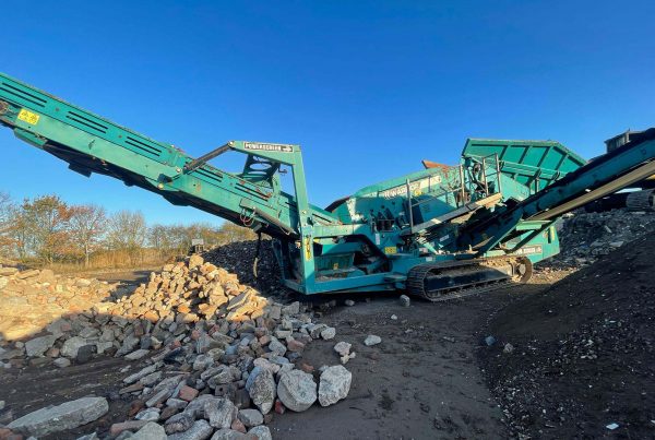 Powerscreen Warrior 1400X Scalping Screen