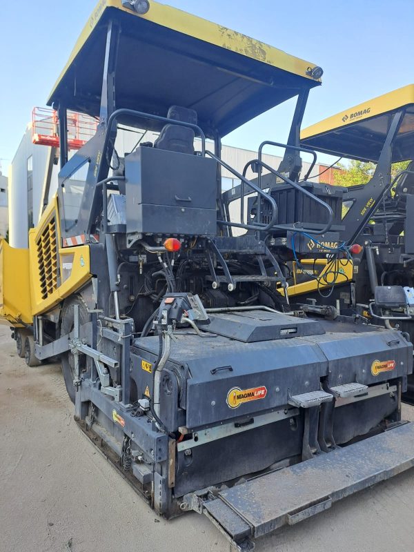 Bomag BF600 P-2 Paver