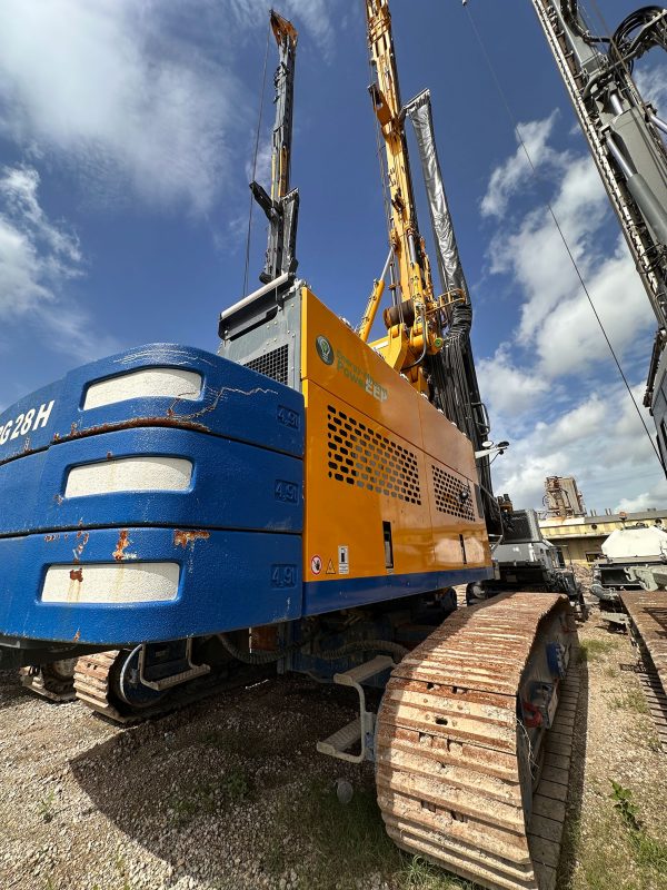 Bauer BG 28H Rotary Piling Rig