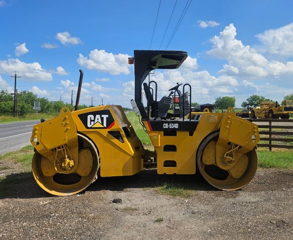 Caterpillar CB-534D Roller