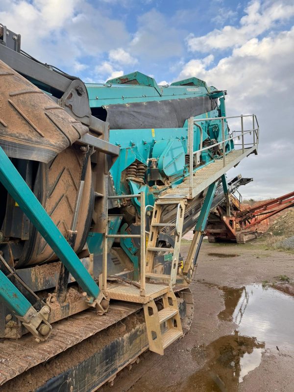 Powerscreen Chieftain 2200 2D Incline Screen
