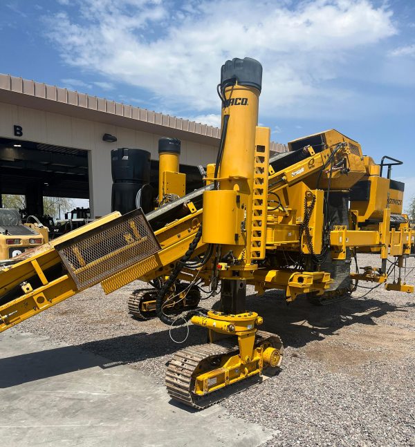 Gomaco Commander III Slipform Paver