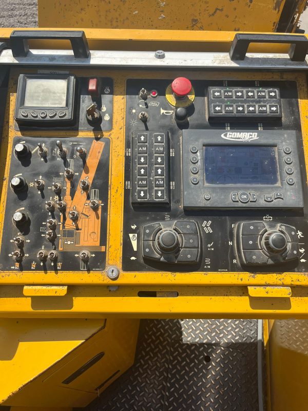 Gomaco Commander III Slipform Paver