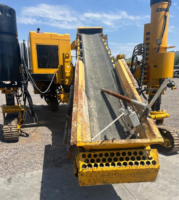 Gomaco Commander III Slipform Paver