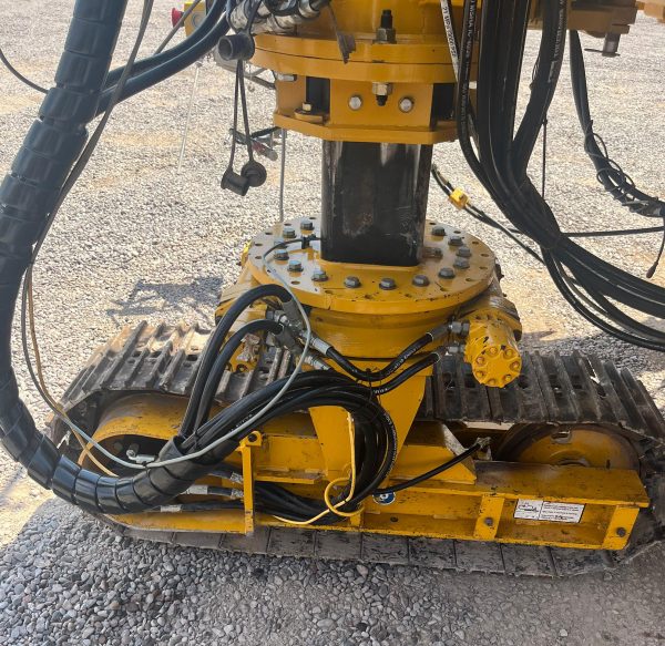 Gomaco Commander III Slipform Paver