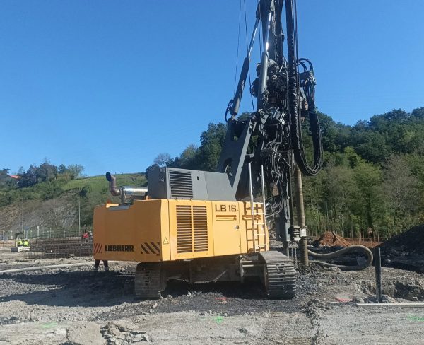 Liebherr LB16 Rotary/CFA Piling Rig