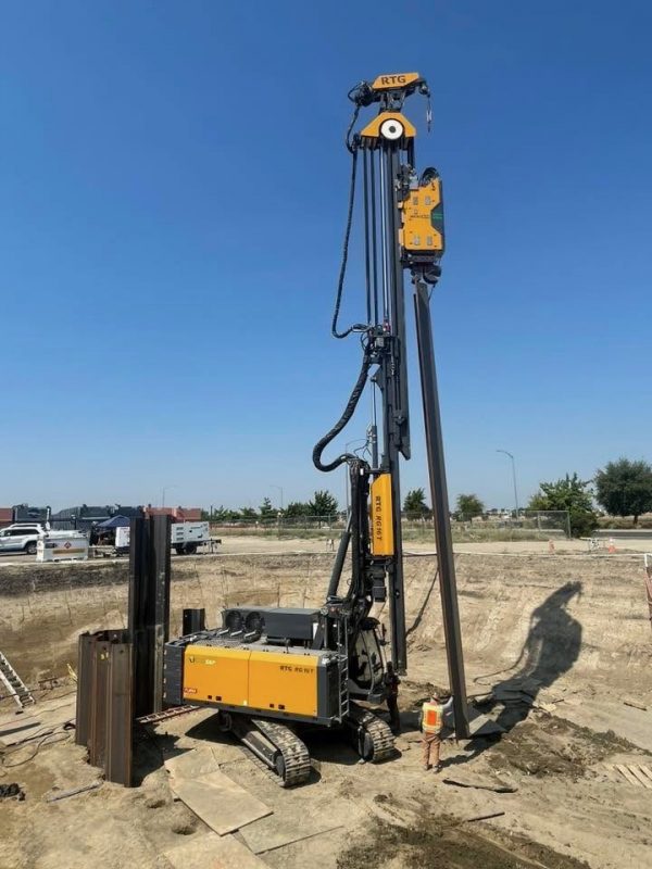 RTG RG16T Vibratory Piling Rig