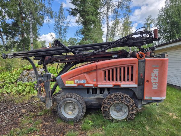Sandvik Commando DC125R Rock Drill