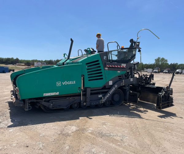 Vogele Super 2000-3i Paver