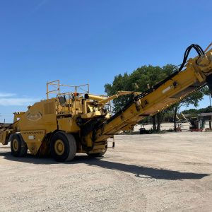 Weiler E2850 Material Transfer Vehicle