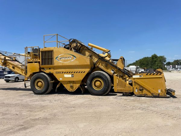 Weiler E2850 Material Transfer Vehicle
