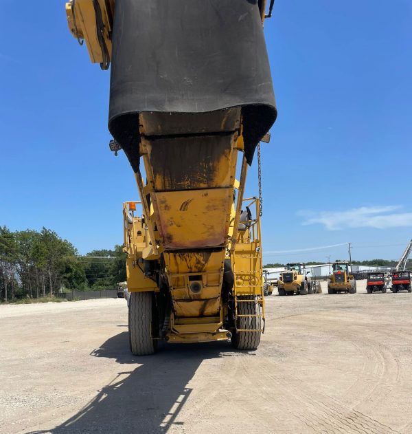 Weiler E2850 Material Transfer Vehicle
