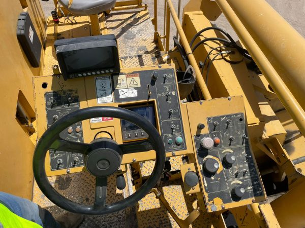 Weiler E2850 Material Transfer Vehicle
