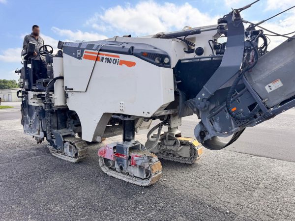 Wirtgen W 100 CFi Cold Planer