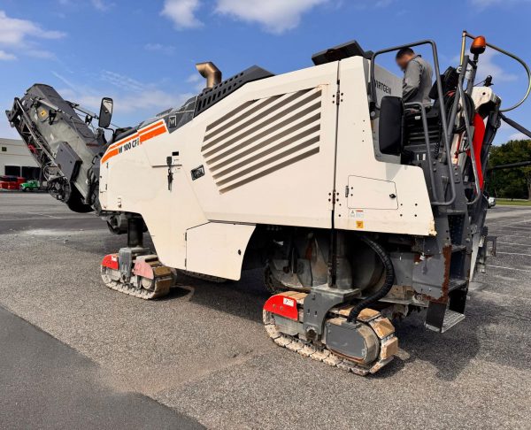 Wirtgen W 100 CFi Cold Planer