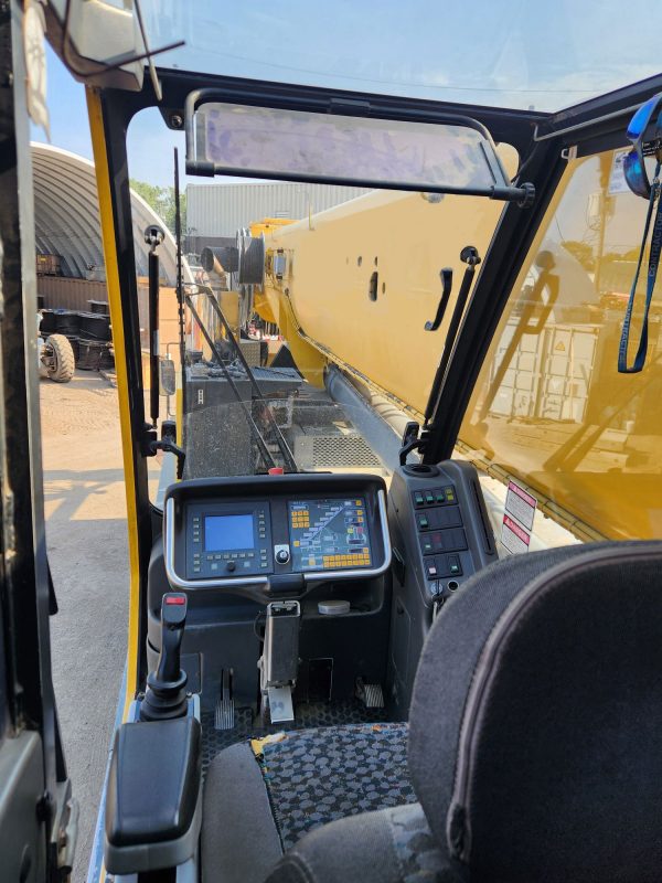 Grove GMK 5165 Mobile Crane