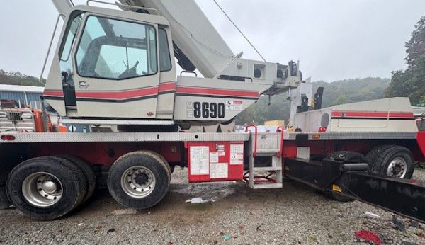 Link-Belt HTC 8690 Mobile Crane