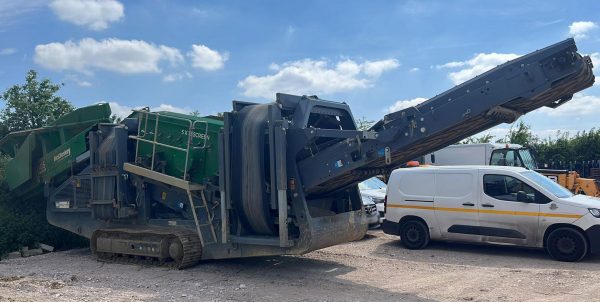 McCloskey R105 Scalping Screen