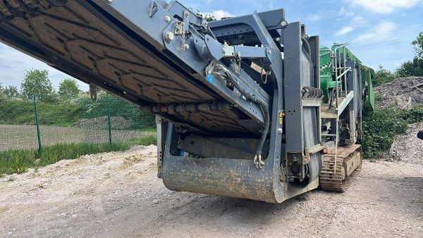 McCloskey R105 Scalping Screen