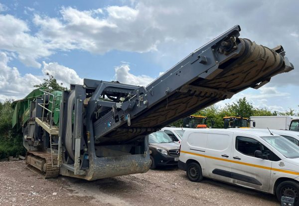 McCloskey R105 Scalping Screen
