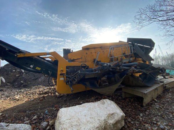 Roco 1600S Scalping Screen