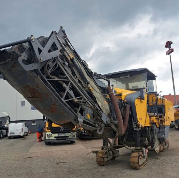 Wirtgen W 210 i Road Planer