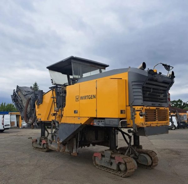 Wirtgen W 210 i Road Planer
