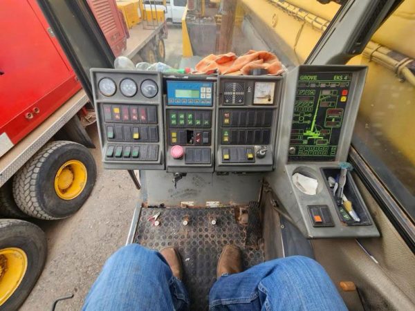 Grove GMK 5240 Mobile Crane