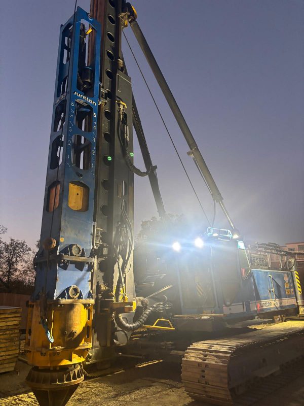 Junttan PM-25H Hammer Piling Rig