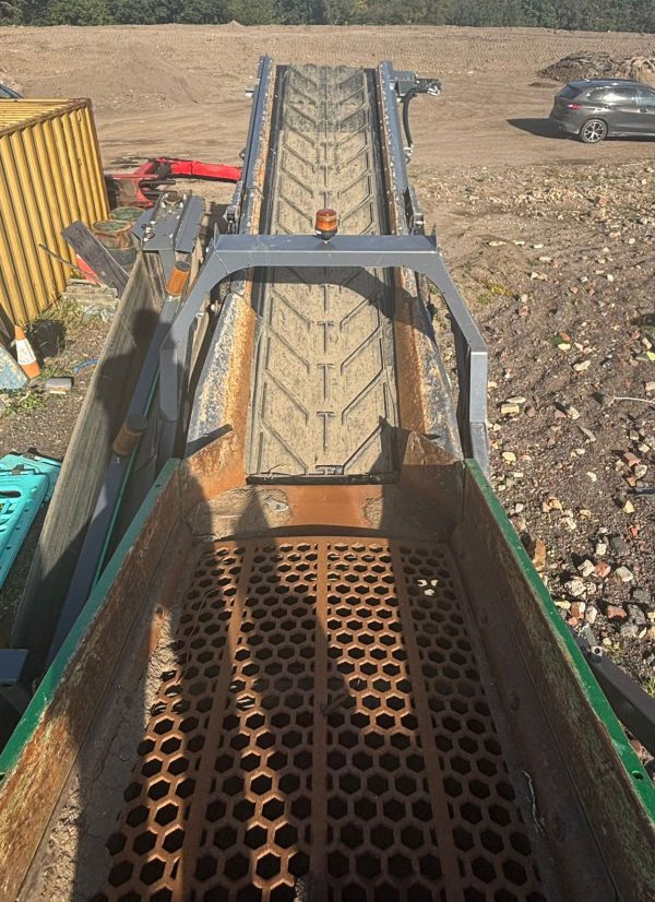 McCloskey R70 Scalping Screen