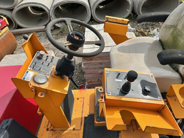 Roadtec RP-190 Paver