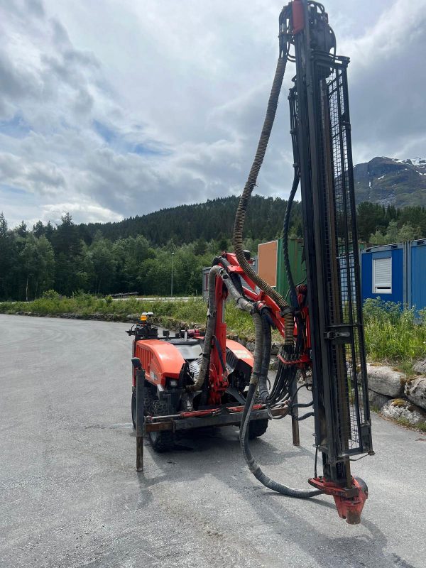 Sandvik Commando DC130Ri Rock Drill