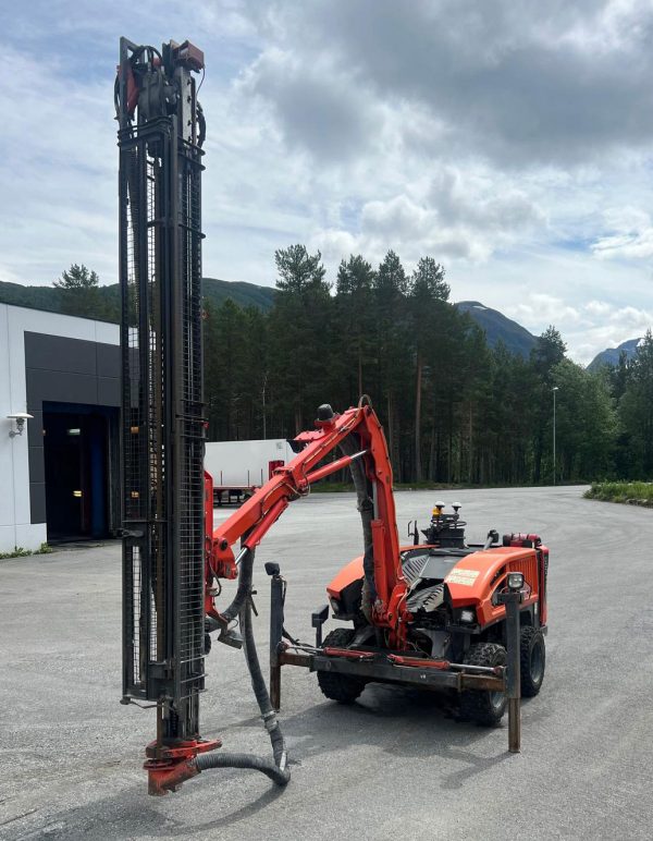 Sandvik Commando DC130Ri Rock Drill