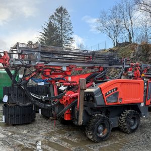 Sandvik Commando DC300Ri Rock Drill