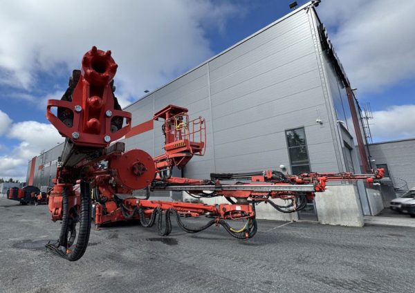 Sandvik DT1132i Underground Rock Drill Sandvik DT1132i Underground Rock Drill