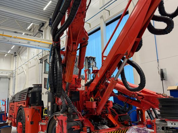 Sandvik DT923i Underground Rock Drill Sandvik DT923i Underground Rock Drill