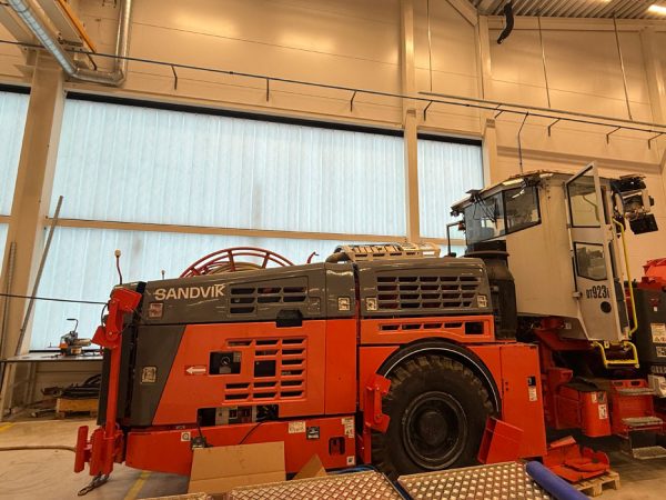 Sandvik DT923i Underground Rock Drill Sandvik DT923i Underground Rock Drill