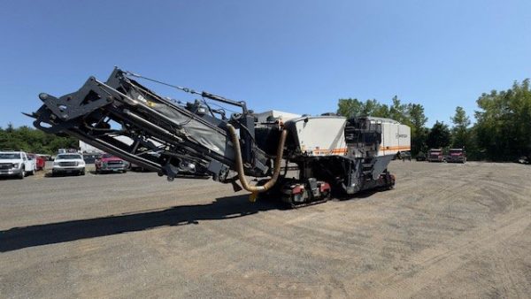 Wirtgen W 220 i Cold Planer