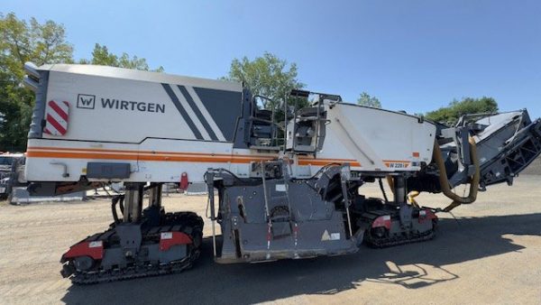 Wirtgen W 220 i Cold Planer