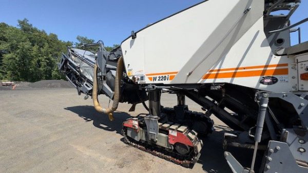 Wirtgen W 220 i Cold Planer