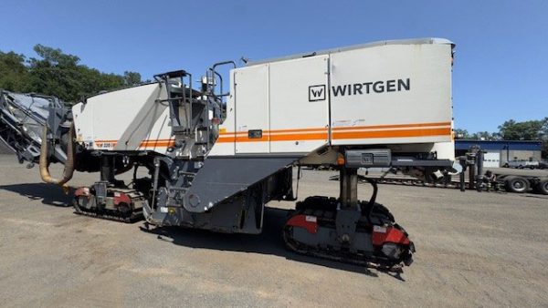 Wirtgen W 220 i Cold Planer