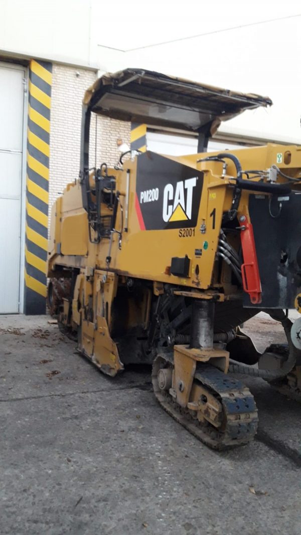 Caterpillar PM-200 Road Planer
