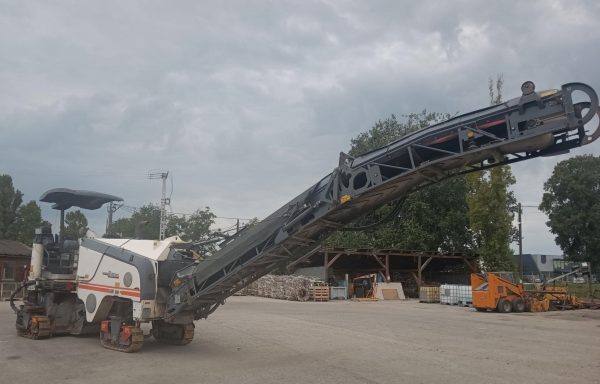 Wirtgen W 100 F Road Planer