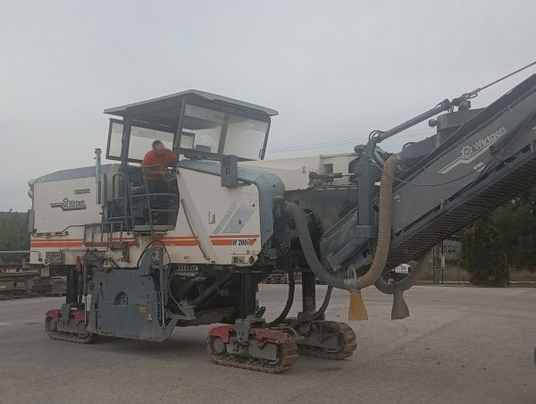 Wirtgen W 200 i Road Planer