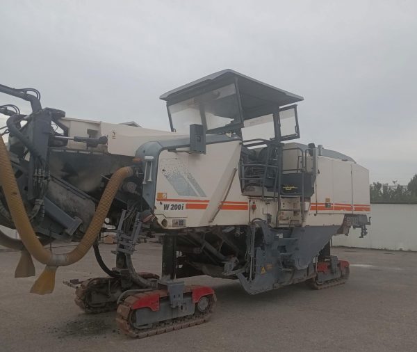 Wirtgen W 200 i Road Planer