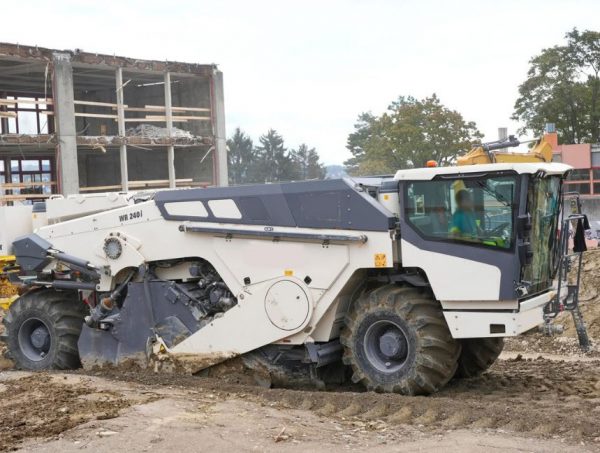 Wirtgen WR 240 i S-Pack Soil Stabilizer