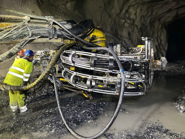 Atlas Copco Boltec E Undergound Rock Drill Atlas Copco Boltec E Undergound Rock Drill