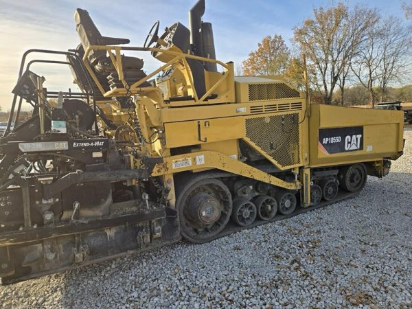 Caterpillar AP1055D Paver