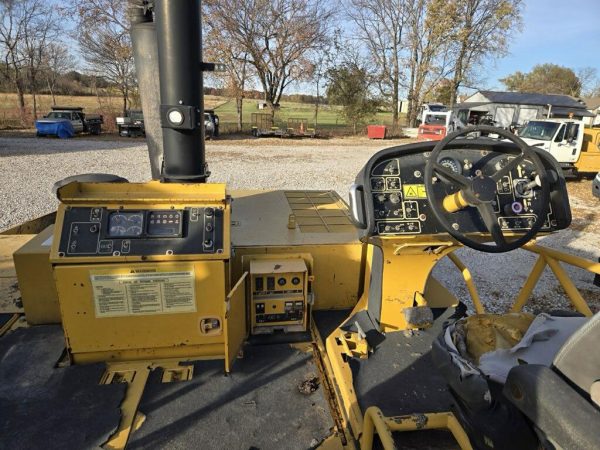 Caterpillar AP1055D Paver